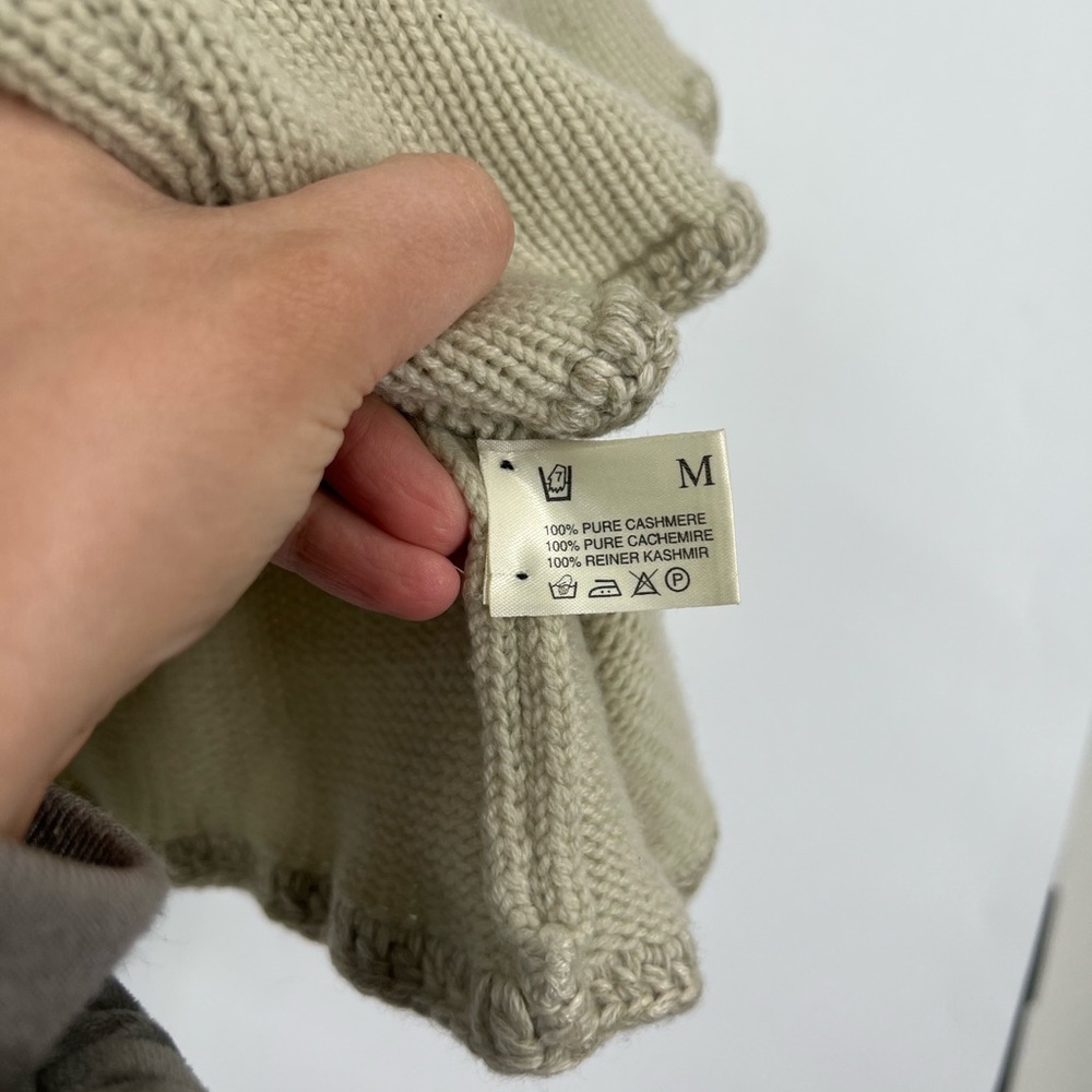 Burberry London 100% Cashmere Long Sleeve Pullover Sweater - Picture 11 of 11